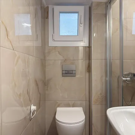Phaedrus Living Ivory Daire